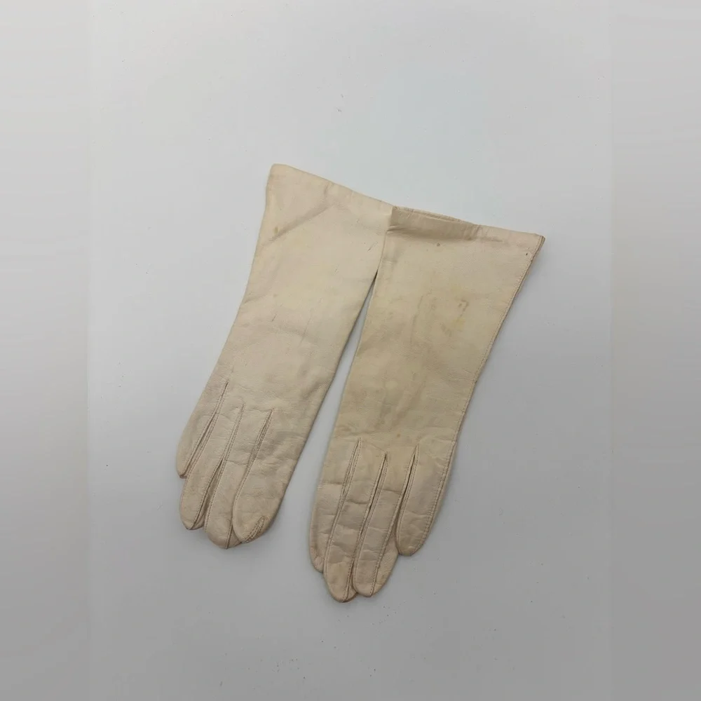 Vintage Cream Leather Gloves – Mid-Length 1950s Style – Unbranded – Approx. 10”